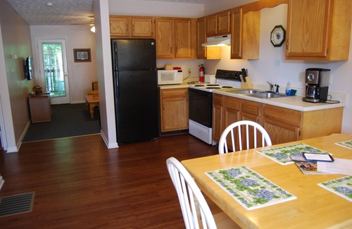 Russell Springs Cabin | Duplex Cabin G & H (Both Sides) @ LakePointe Resort