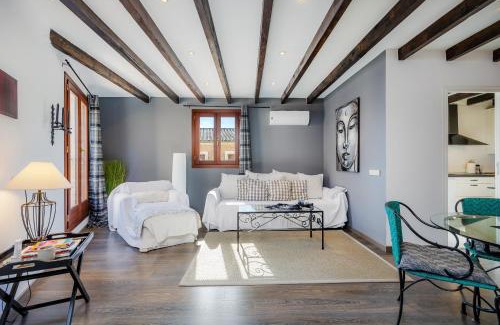 Moscari Apartment | Duplex Can Roses
