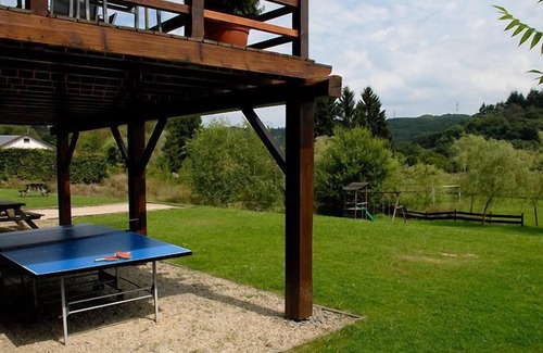 Marcouray Ski Chalet | Duplex Chalet in Rendeux Ardennes with Sauna and Terrace