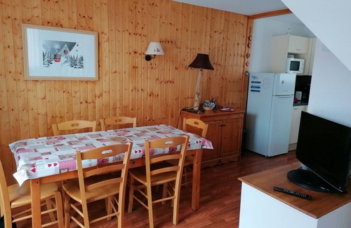 Saint-Etienne-en-Devoluy Ski Chalet | Duplex Chalet for 6 with Pool Access at Le Hameau du Puy, Superdevoluy