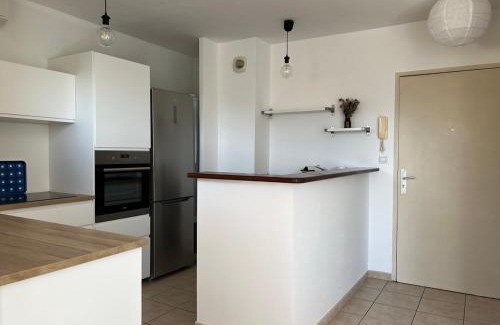 Eyguieres Apartment | Duplex clair & calme - Idéal famille - Alpilles