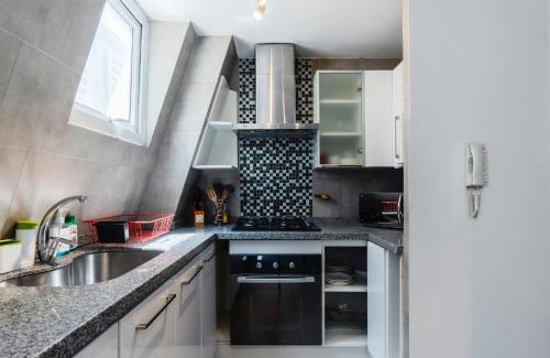 El Golf Apartment | Duplex con AC Metro El Golf