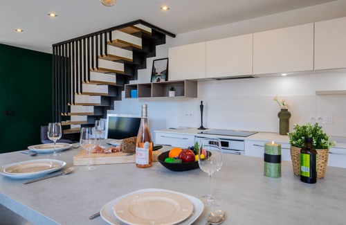 Annecy Apartment | Duplex d'Albigny 3 minutes du lac