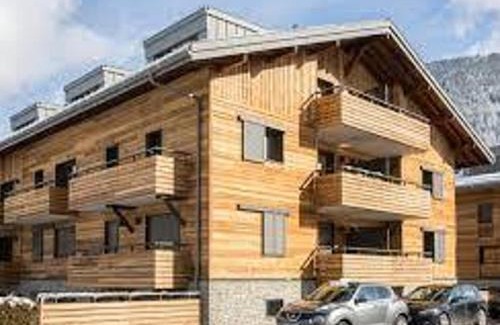 Morzine Apartment | Duplex de standing 3 étoiles à Morzine, 100m des pistes, 9 pers., terrasse, garage, wifi inclus - FR-1-754-20