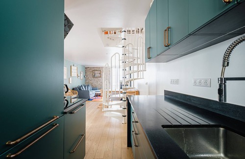 Saint-Lambert House | Duplex Dreams, by Veeve