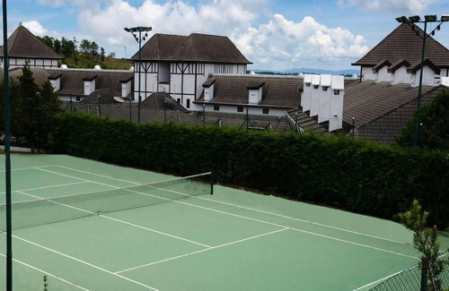 Alto do Capivari Apartment | Duplex em Castelo Piscina e Lareira