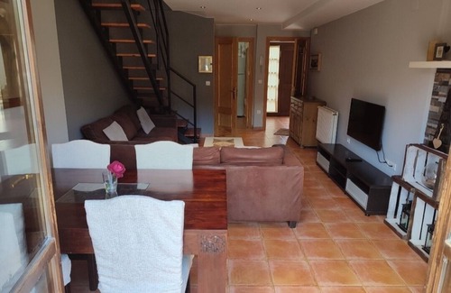 Villanua Apartment | Duplex ENTREPINOS Villanua (Pets welcome)