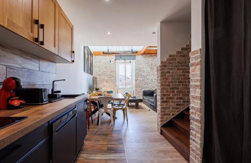 Salon-de-Provence Apartment | Duplex Factory