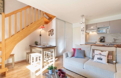 Bourisp Apartment | Duplex for 6 with Balcony, Private Parking, and Ski Locker in Bourisp