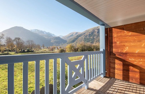 Bourisp Apartment | Duplex for 6 with Balcony, Private Parking, and Ski Locker in Bourisp