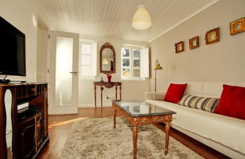Socorro Apartment | Duplex Lisbon Castle Sao Jorge