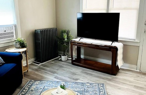 New Chicago Apartment | Duplex Near Crown Point/Hobart