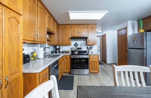 Green Bay House | Duplex Near Lambeau Field and Public Park around the corner!