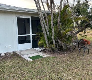 Oakland Hills House | Duplex on CANAL all updated new furniture
