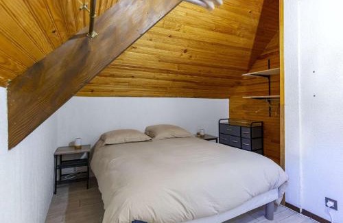 Esquieze-Sere Apartment | Duplex T3 à Esquièze-Sère, balcon, wifi et parking - FR-1-402-128
