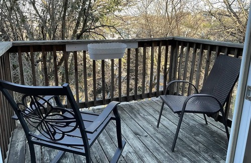 Parker Lane House | Duplex type 3 story Townhouse-3 mins to downtown!