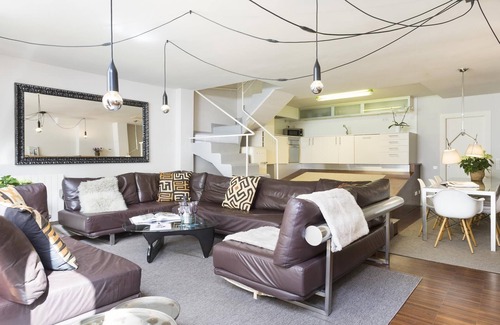 Sant Gervasi Apartment | Duplex with private pool and garden in Sarrià 3 bedrooms sleeps 10 - WiFi