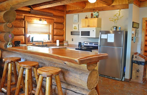 Marble Falls Cabin | Dustin: Your Charming Lakeside Getaway Awaits!