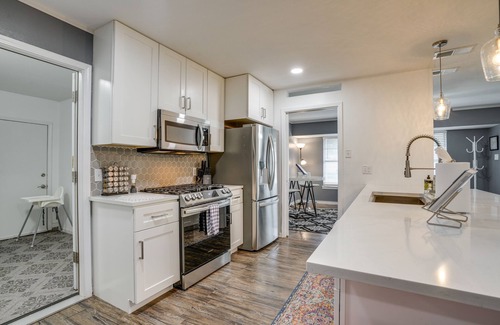 Arena District House | Dutch-Inspired San Antonio Home w/Fire Pit!