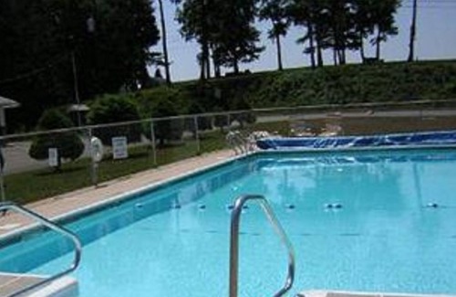 Ronks Hotel | Dutch Treat Motel