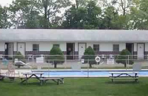 Ronks Hotel | Dutch Treat Motel