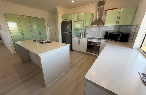 Para Wurlie House | Duttons Point Turton-Beautiful executive property with sea views from balcony