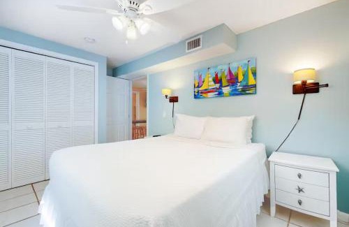 Uptown - Upper Duval House | Duval Street Retreat