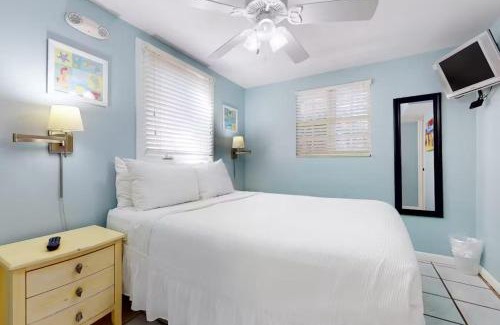 Uptown - Upper Duval House | Duval Street Retreat