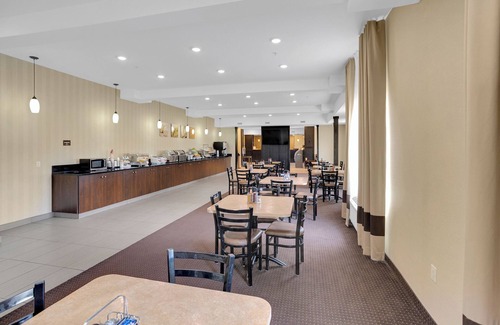 Fox Creek Hotel | Duvernay Inn & Suites