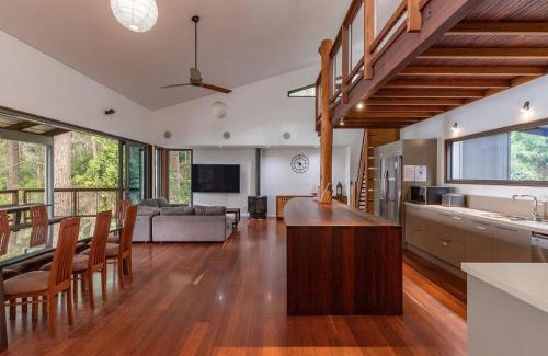 Smiths Lake House | Dux Nutz
