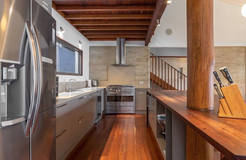 Smiths Lake House | Dux Nutz - Pacific Palms Holidays