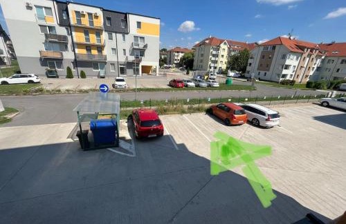 Samorin Apartment | Dvojizbový byt vzdialený 800 m od X Bionic Sphere s dvoma kúpeľňami