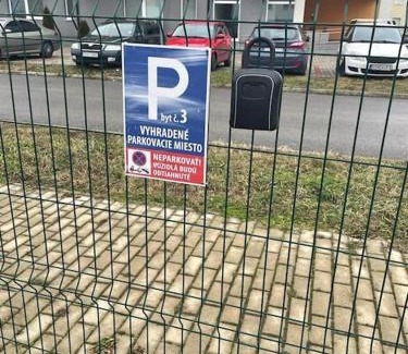 Samorin Apartment | Dvojizbový byt vzdialený 800 m od X Bionic Sphere s dvoma kúpeľňami