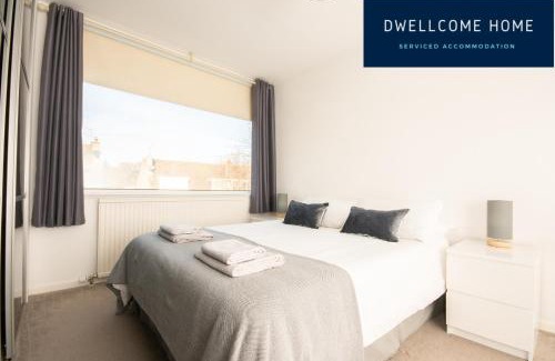 Aberdeen House | Dwellcome Home Ltd 5 Double Bedroom 2 and a half Bathroom Aberdeen House, Free Drive Parking, Garden, Fast WIFI, lovely quiet street, Ideal for long term contractor, corporate etc stays - see our site for assurance