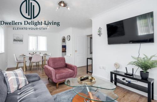 West Thurrock Apartment | Dwellers Delight Living Ltd Serviced Accommodation Charming 3 Bedroom Flat, Chafford Hundred, Grays with Free Parking & Wifi