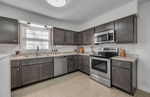 Lexington House | DWNTN Lex 3bd 2ba Lounge Patio-Keeneland, UK, Bourbon Trail & KY Horse Park