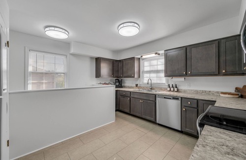 Lexington House | DWNTN Lex 3bd 2ba Lounge Patio-Keeneland, UK, Bourbon Trail & KY Horse Park