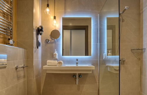Simancas Hotel | DWO Colours Alcalá