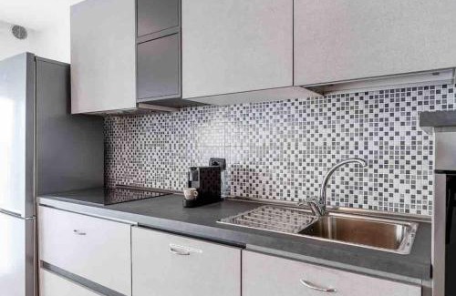 Crescenzago Apartment | Dynamic Suite in Milan (Near S.Raffaele Hospital)