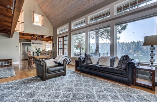 Post Falls House | Dynamite View that will have you feeling like you are sitting in the osprey nest