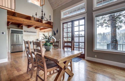 Post Falls House | Dynamite View that will have you feeling like you are sitting in the osprey nest