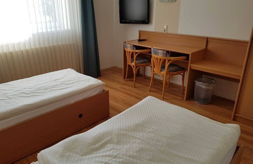 Parow Apartment | DZ /2-bed room 04 Ground floor - Guesthouse Am Schloss