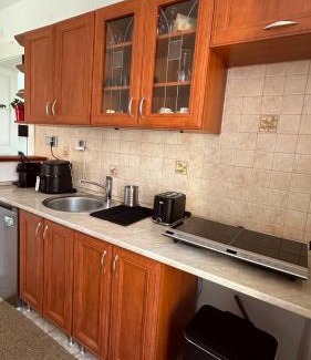 Cegled Apartment | Eötvös Apartman