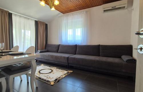 Igalo Apartment | E&E Apartments Paradise Valley
