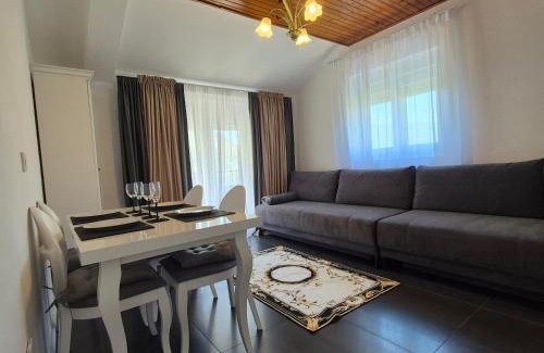 Igalo Apartment | E&E Apartments Paradise Valley