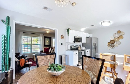 Southside House | E & E Rustic Retreat ~ Fabulous Home in Jacksonville, FL
