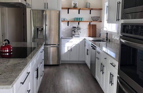 Dallesport House | E+H house - Views! Fast Wifi & Pet Friendly
