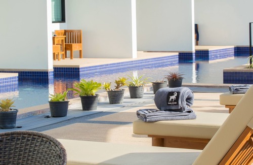 Wichit Apartment | E Honeymoon Studio with Pool Access