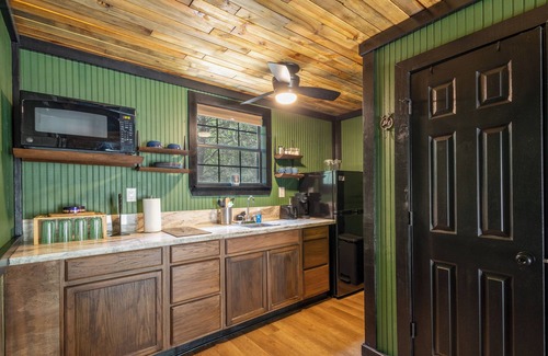 Mineola Cabin | Eagle 2 - Right Side Cabin and NO NEIGHBOR