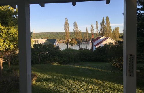 Eagle Harbor Cottage | Eagle Harbor's Hilltop Cottage